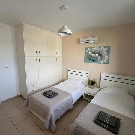 Royal Seacrest Apartamento Pafos